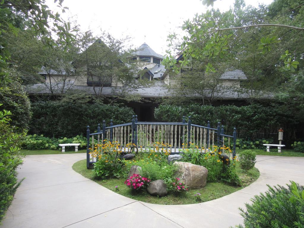 Eight Gables Inn Gatlinburg Exterior foto