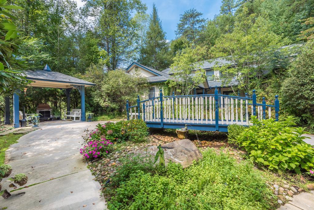 Eight Gables Inn Gatlinburg Exterior foto